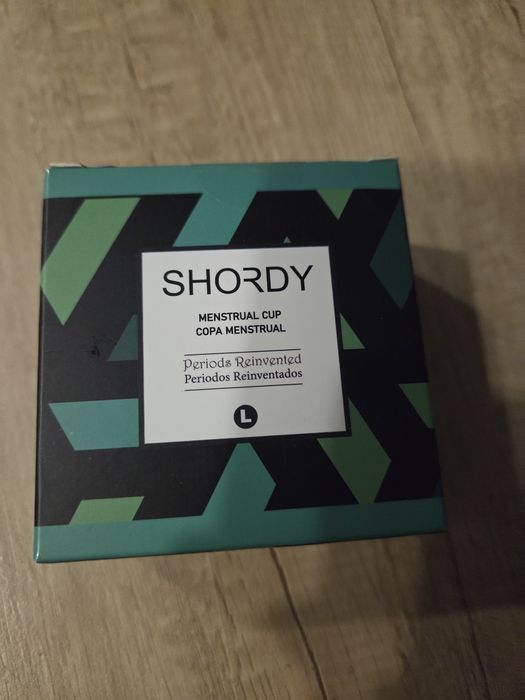 Nowy kubeczek menstruacyjny r. L Shordy