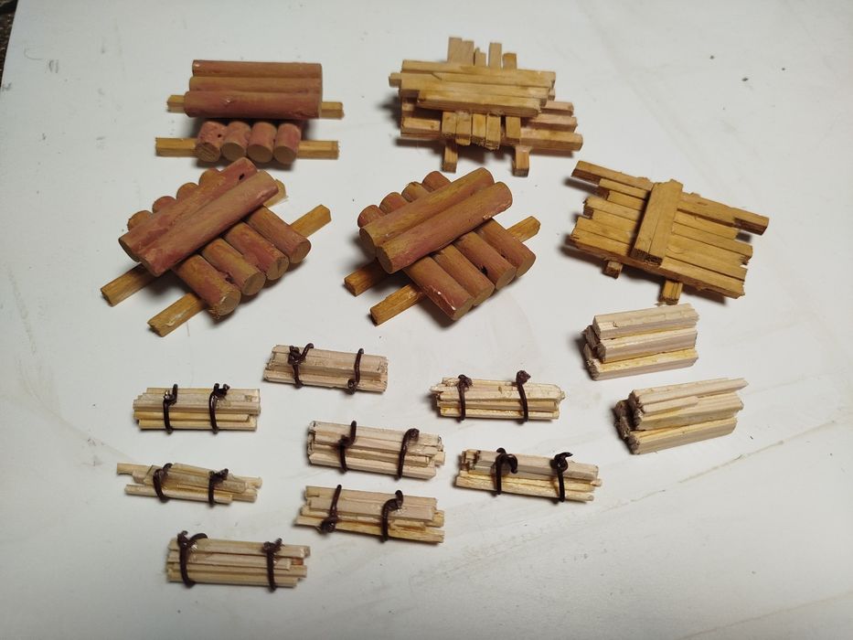 Makieta - ładunki , bele drewna