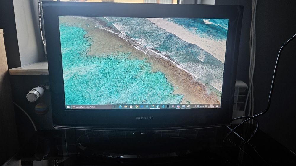 Telewizor samsung lcd 22 cale