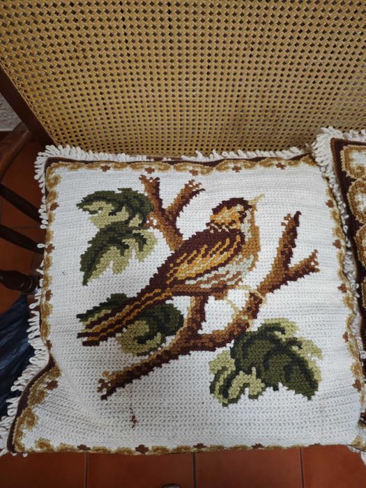 Almofadas em Arraiolos feitas à mão