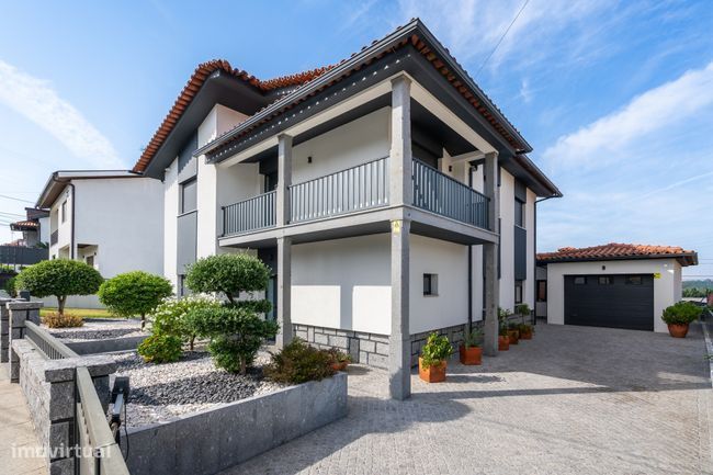 Moradia T4 - Ferreiros, Amares