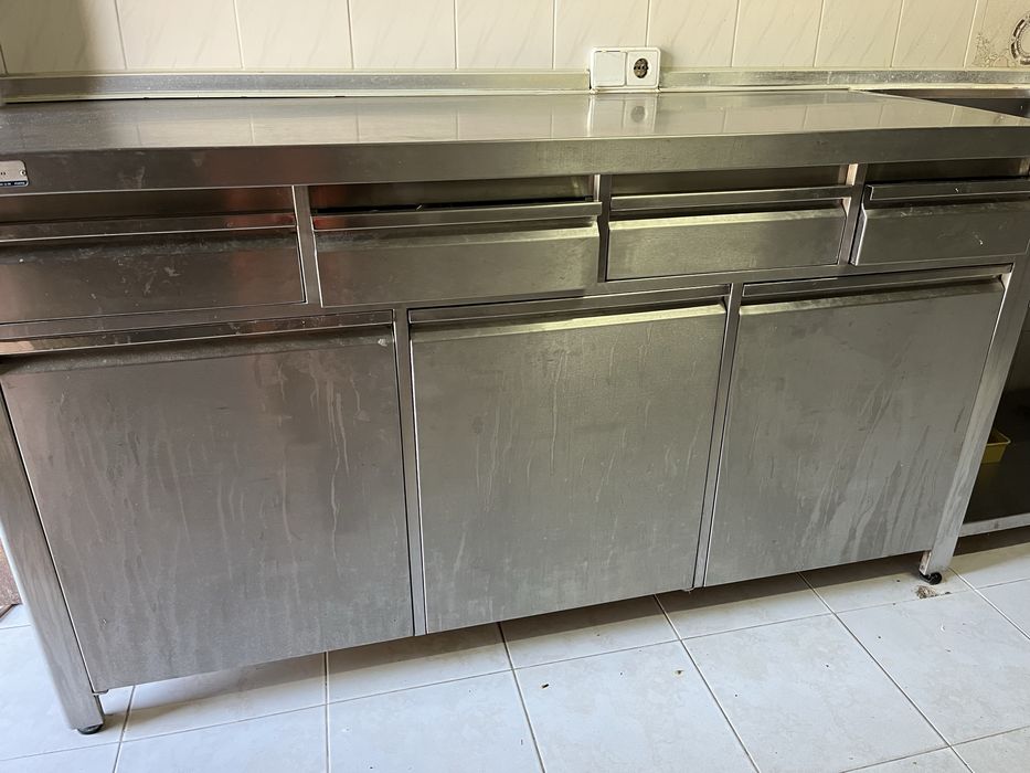 Balcao de cozinha em inox