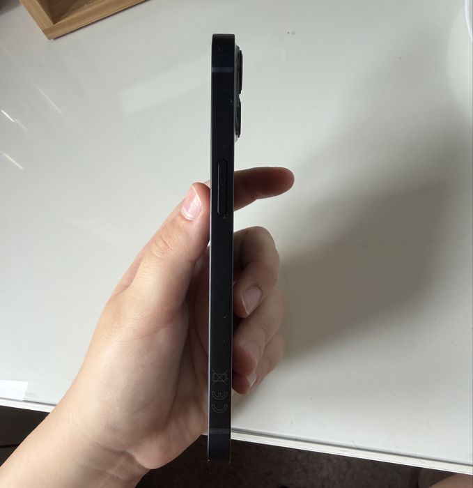 iPhone 13 midnight