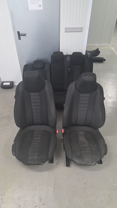 Bancos e forros das portas Peugeot 308