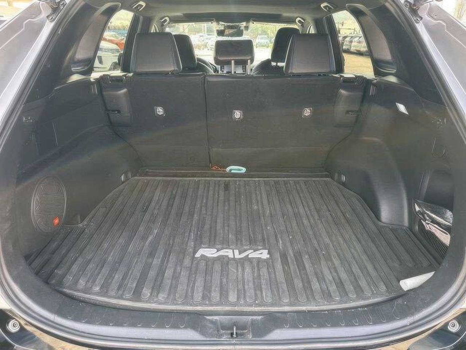 Toyota RAV4 Hybrid XSE      2021