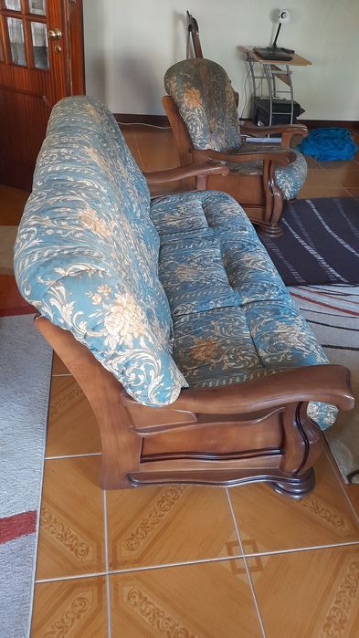 Sofá de 3 lugares + 2 poltronas