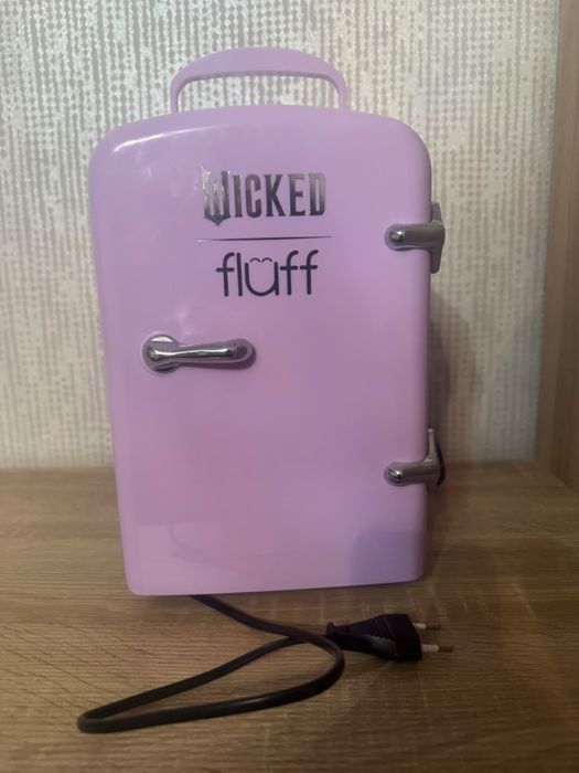 Lodówka kosmetyczna fluff wicked edycja limitowana