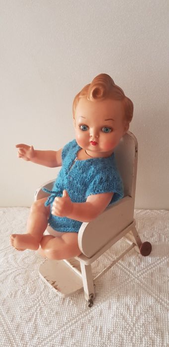 Boneca antiga em celulóide.