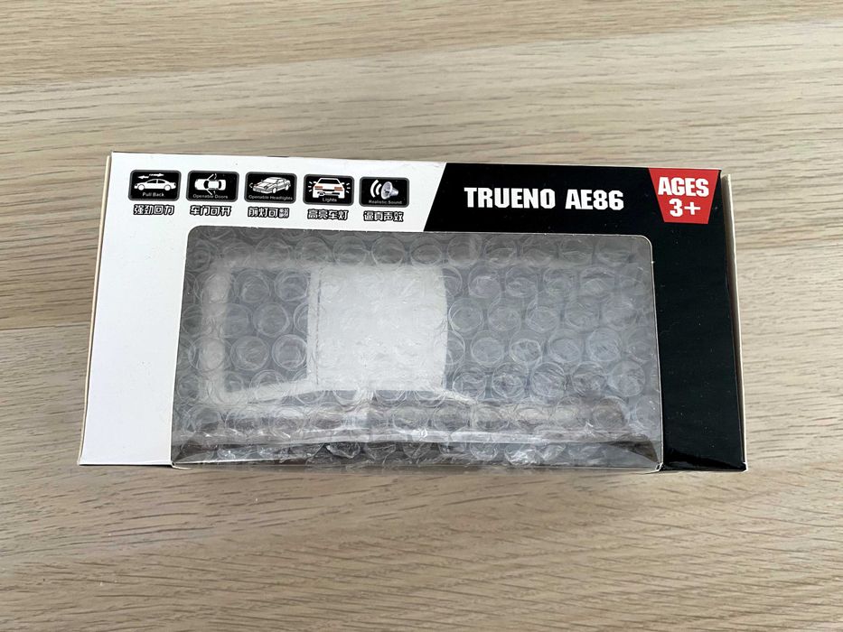 Initial D Toyota Corolla AE86 Trueno Miniatura