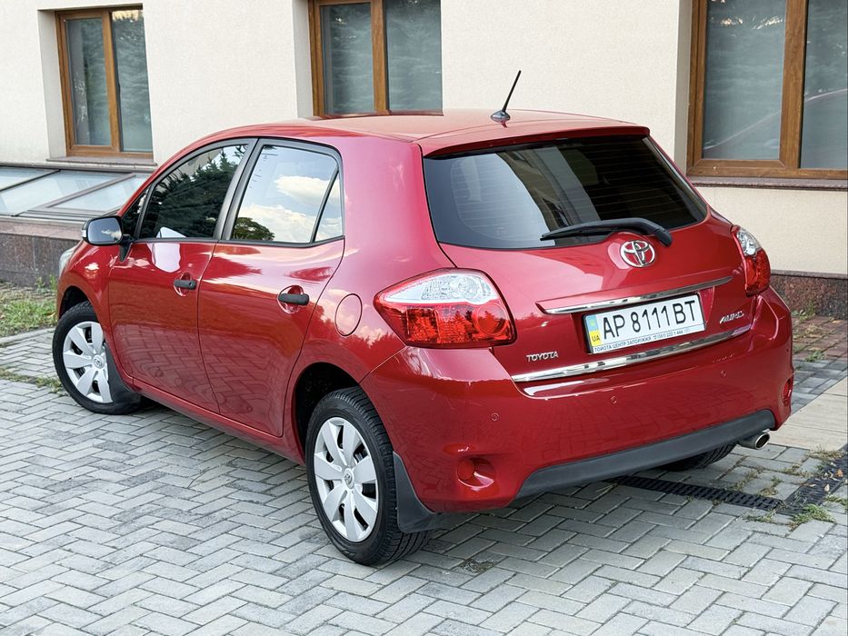 Toyota Auris 2011 год 1.6 Бензин Автомат 162000 пробег