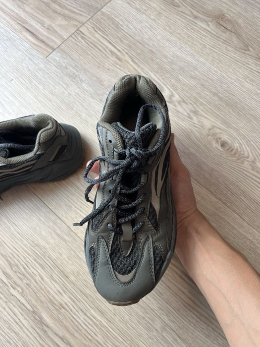 Yeezy Boost 700 v2 ‘Geode’ Buty Sneakers Rap Streetwear