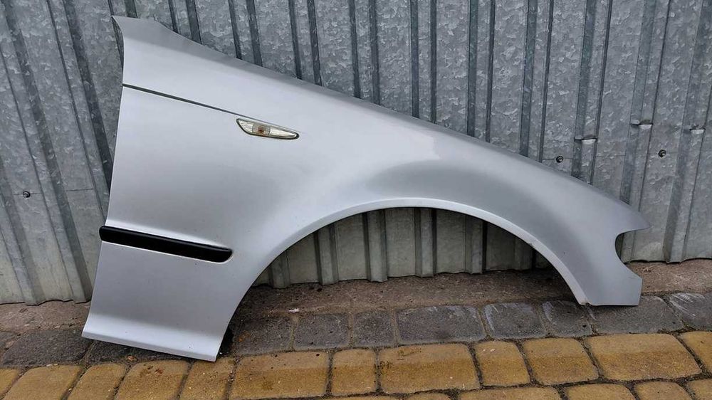 Błotnik Prawy Przód Bmw E46 sedan kombi lift Titan-silber 354/7