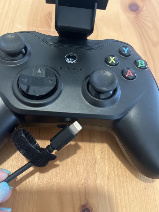 Comando gaming para iPhone e iPad, Rotor RIOT