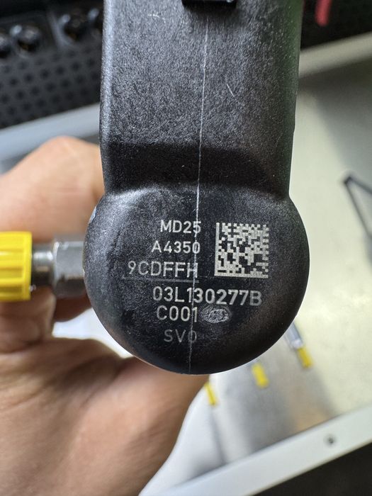 Форсунки Volkswagen Audi 1.6. 03L130277B