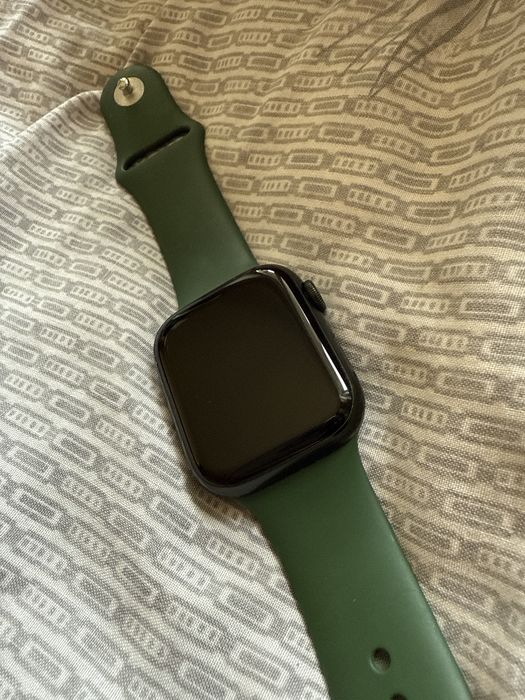 Продам apple watch заблокированый, с коробкой