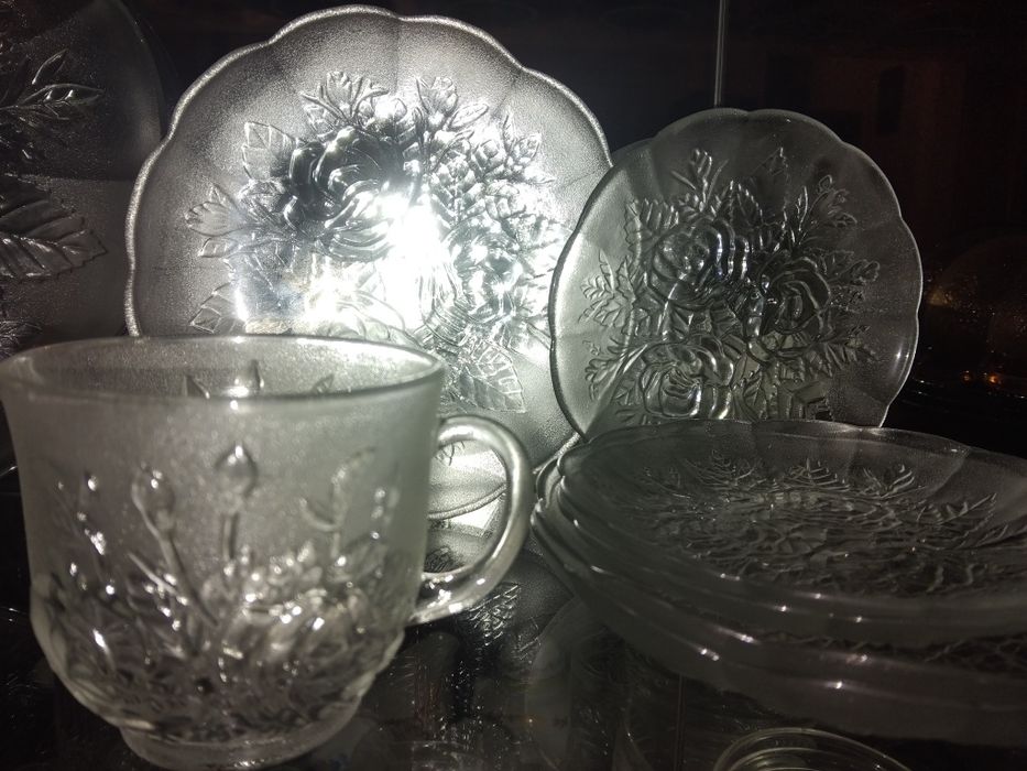 Продам стеклянные сервизы