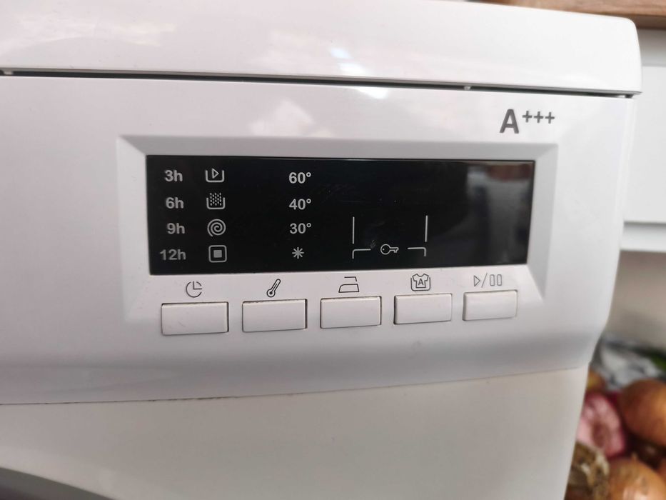 Máquina de lavar como nova
