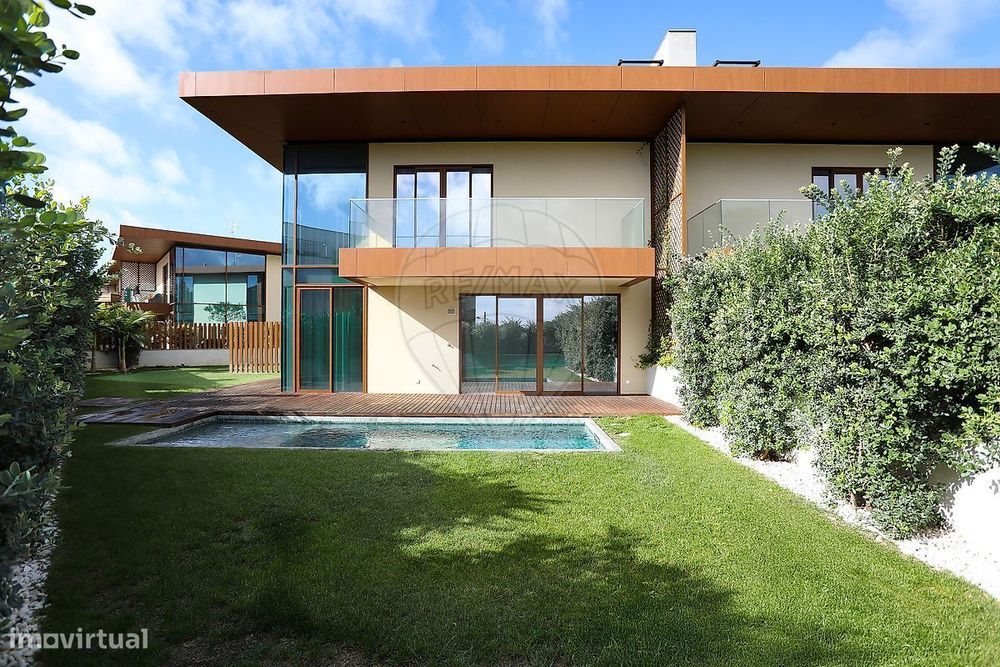 Moradia T4 para arrendamento