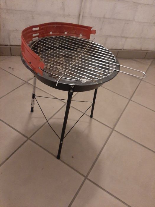 Grill ogrodowy turystyczny