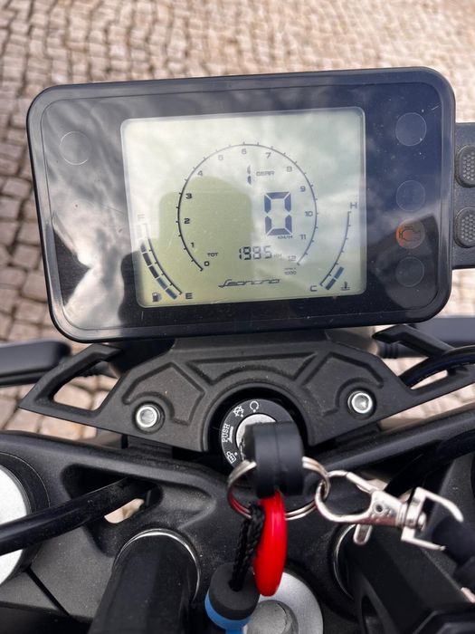 Moto Benelli Leoncino 125