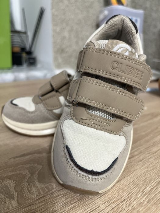 Продам дитячі кросівки фірми Clibee