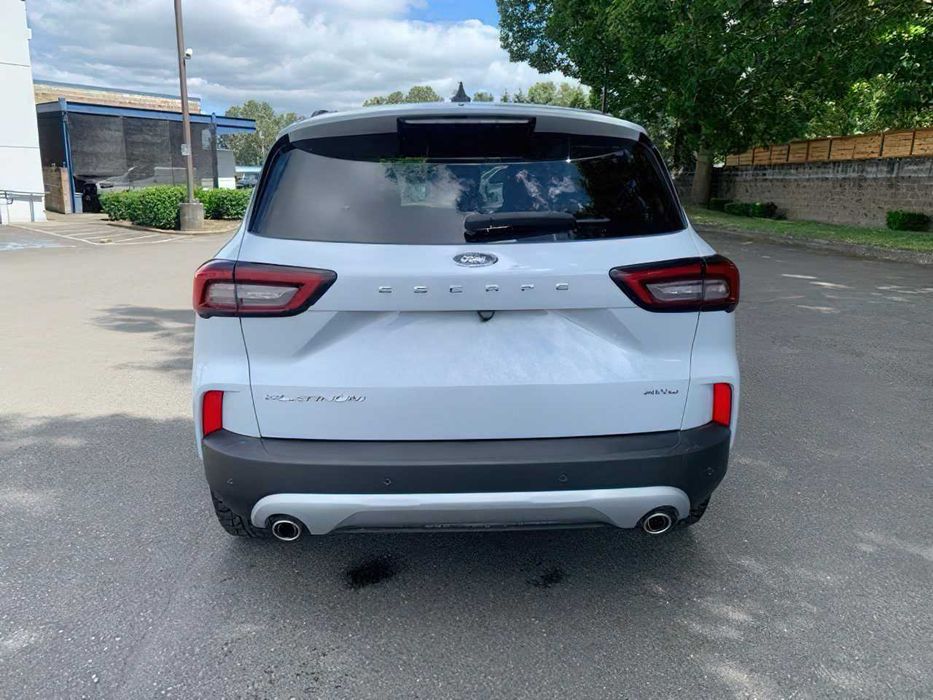 Ford Escape      2024