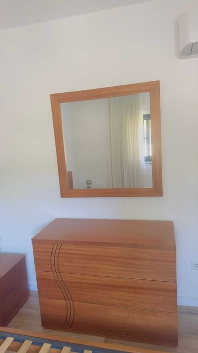 Conjunto quarto de casal em madeira