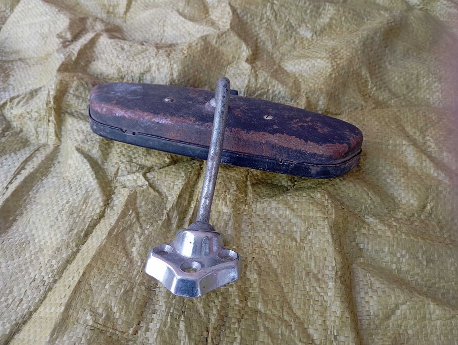 Зеркало заднего вида