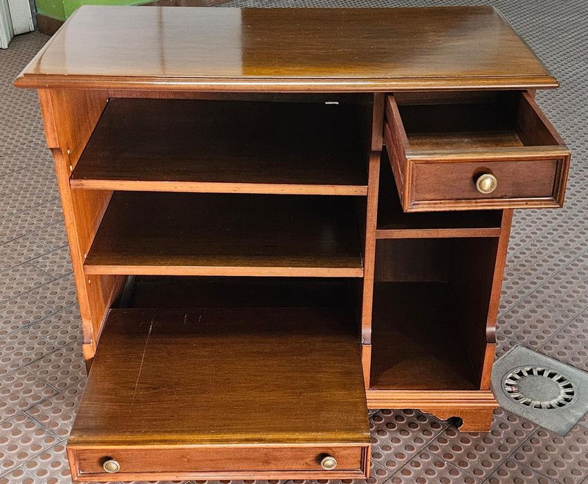 Movel de TV em madeira