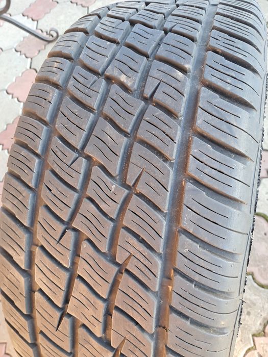 Шини автомобільні.