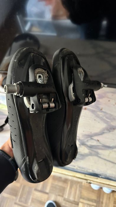 Sapatilha de Ciclismo com Encaixe para Pedal (Clip) – Excelente Estado