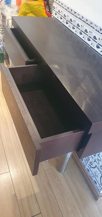 Aparador com 2 gavetas lindíssimo