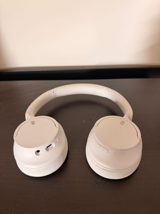 Sony WH-CH720N — Auscultadores Bluetooth com Noise Cancelling