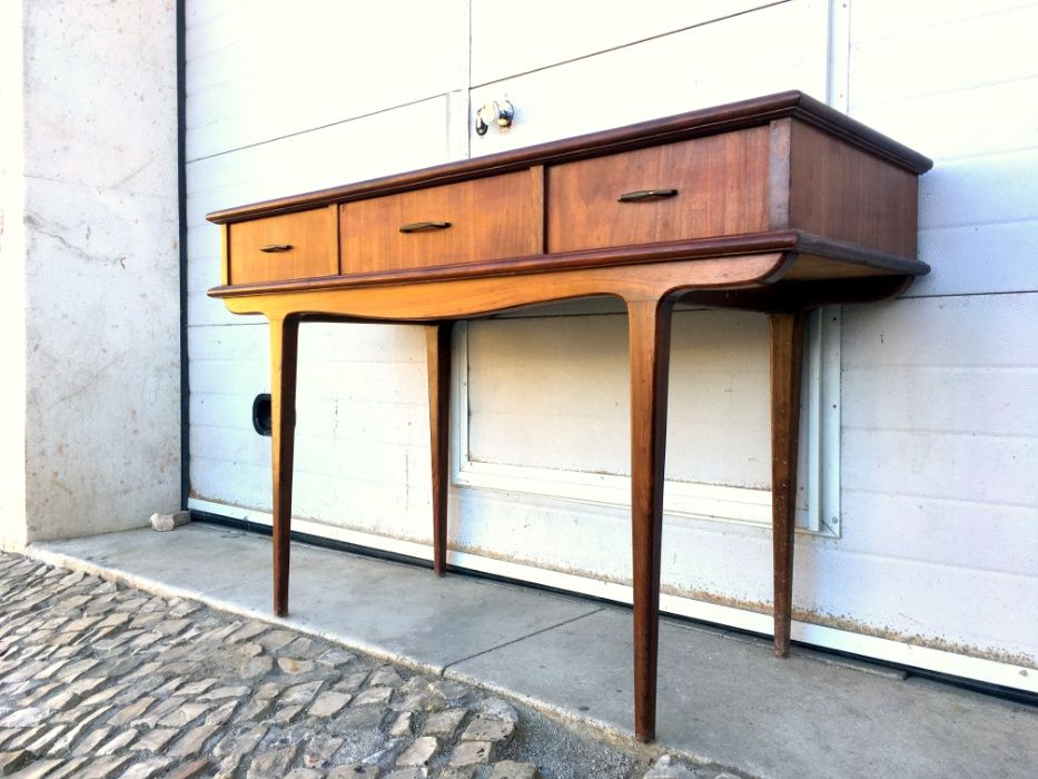 Consola olaio vintage 124comp X 46prof X 79alt.