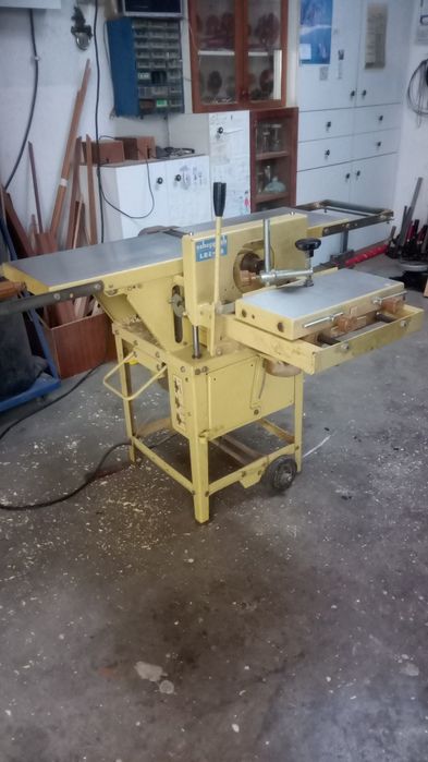 Máquina para trabalhar madeira