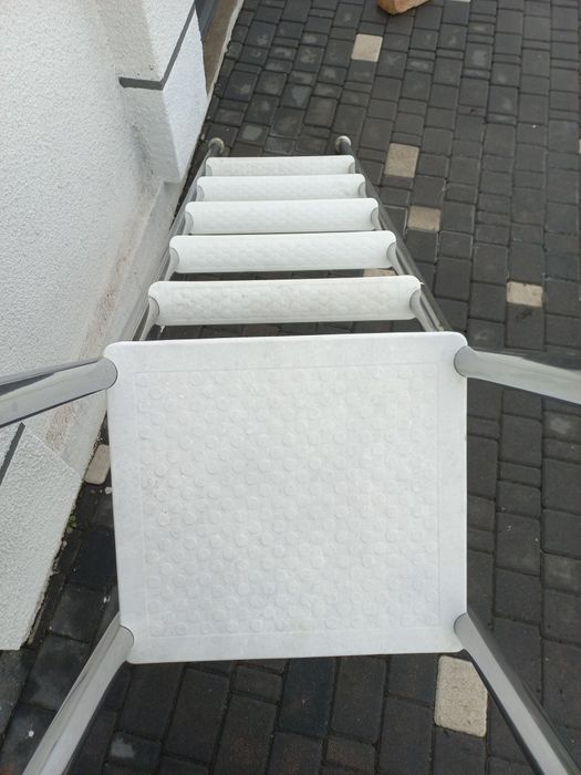 Драбина для басейна