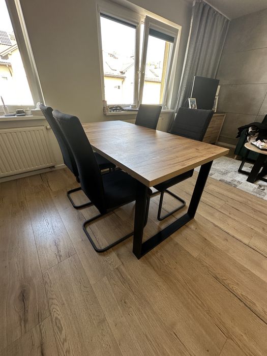 Sprzedam stól z krzeslami  do salonu