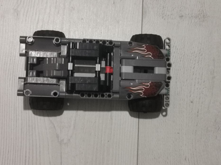 Zestaw LEGO® Technic 42090 Monster truck złoczyńców