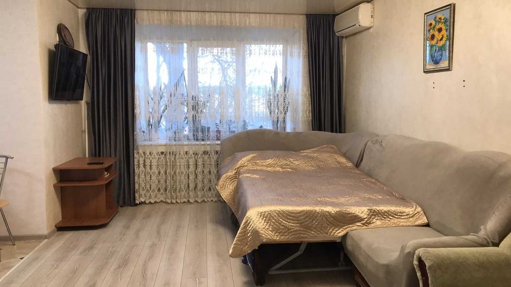 Ще є на НР Квартира біля академії