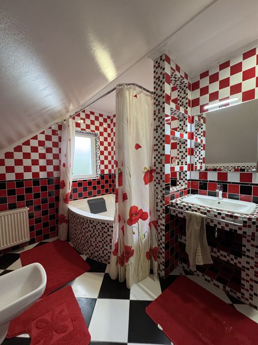 Продаж 4-кім будинку центр р-н Шкільної/спільний заїзд!