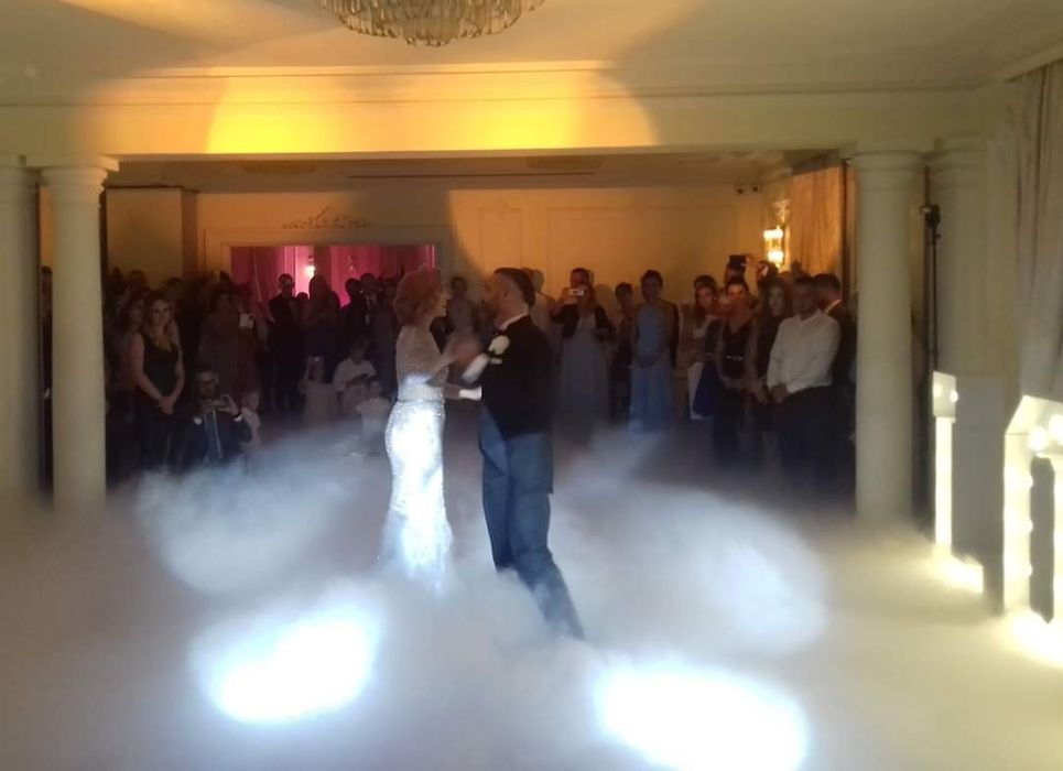 Dj ,saksofonista, wodzirej w jednej osobie. Djsax