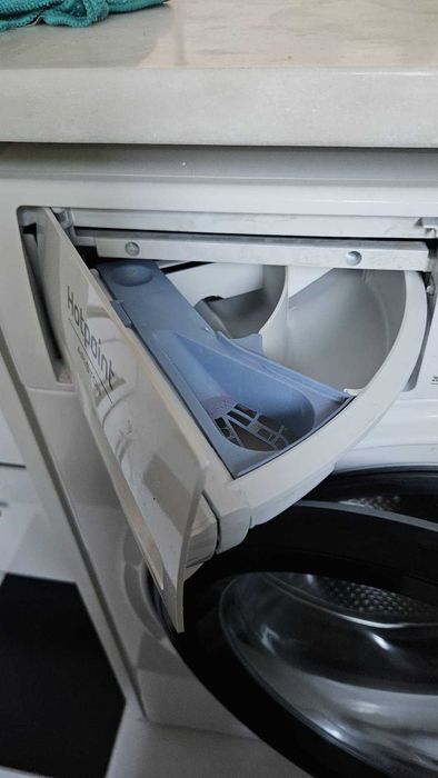 Máquina de Lavar Roupa HOTPOINT (7 kg - 1400 rpm - Branco)