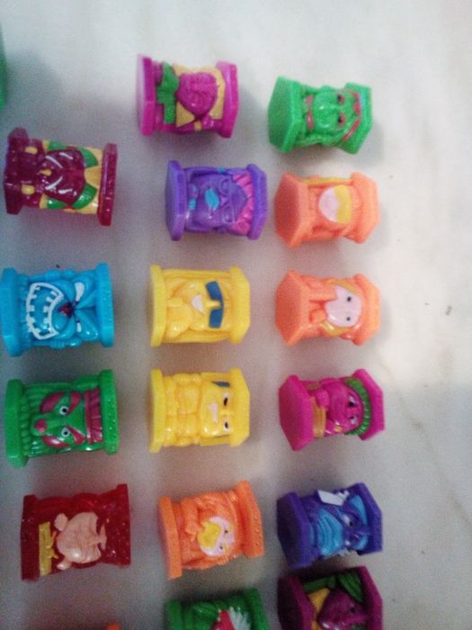Conjunto de 40 Bonecos Abatons Diversos