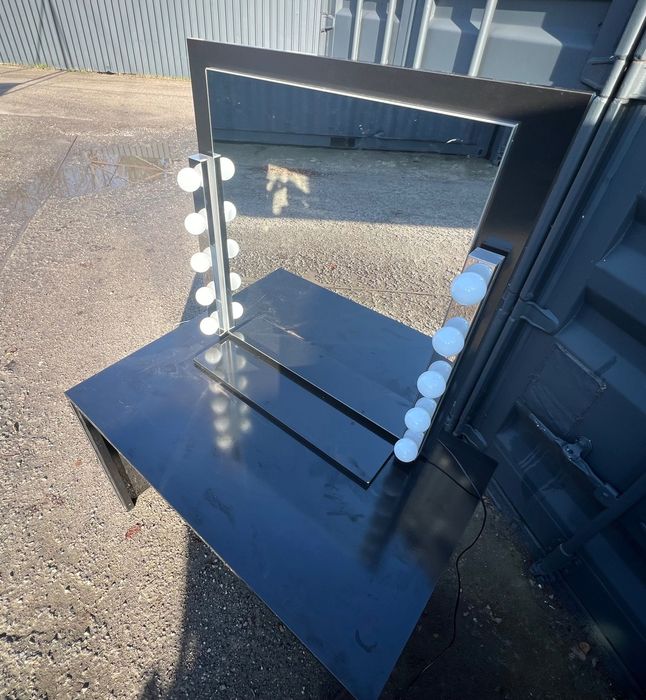 Toaletka do makijażu / Make-up stand