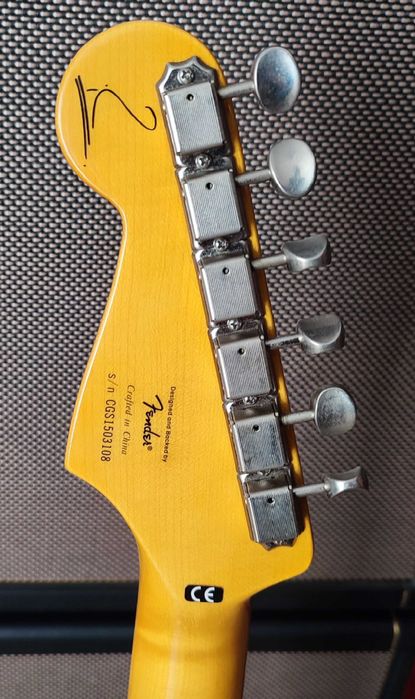 Squier Simon Neil (Biffy Clyro) Stratocaster Classic Vibe Fiesta Red