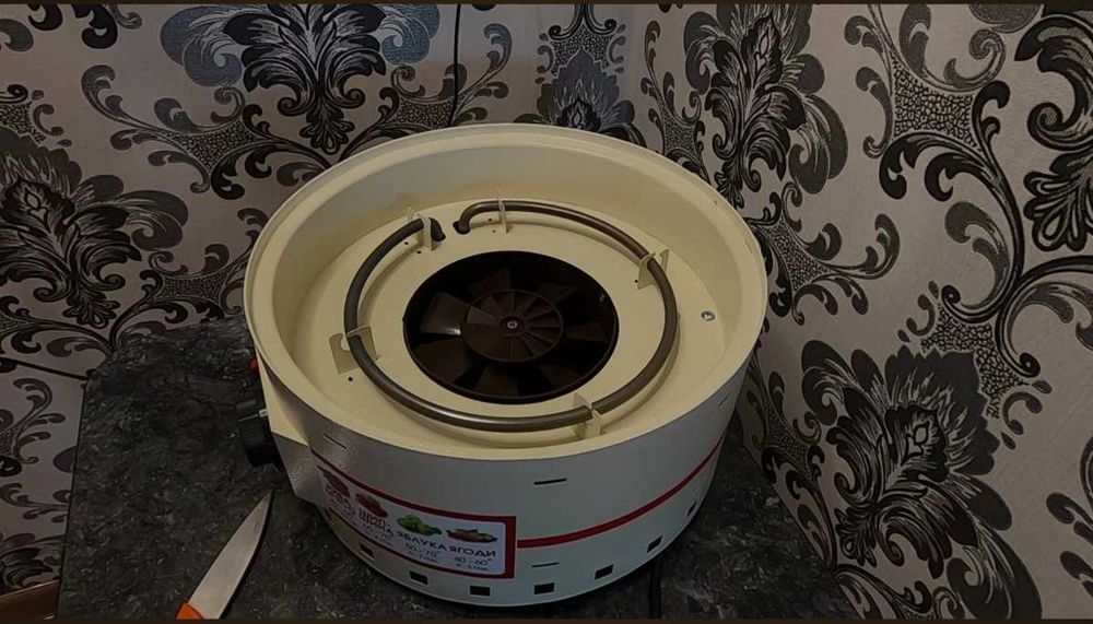 Сушилка для овошей ягод и зелени Profit м