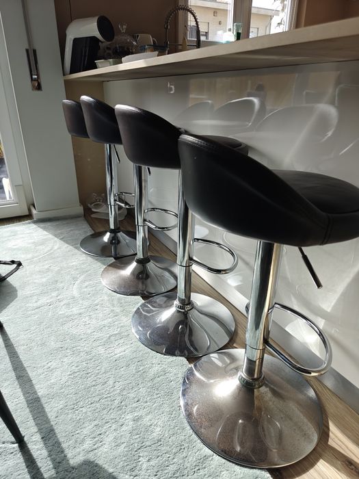 Bancos altos de balcão