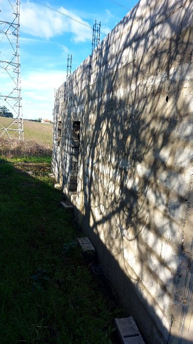 Vendo ruina em construção