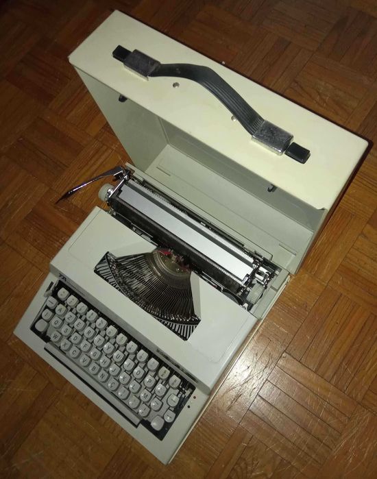 Máquinas de escrever antigas para decoração