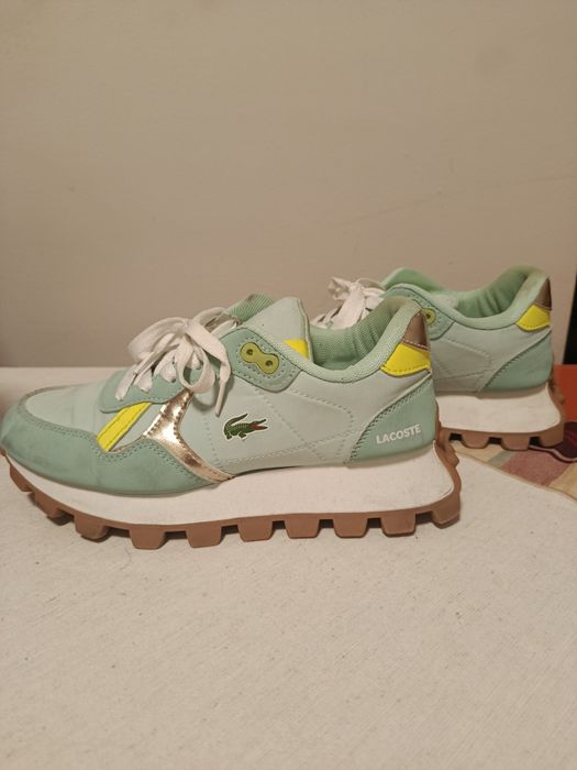Sapatilhas de desporto Lacoste modelo feminino
